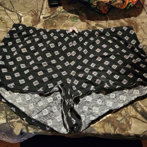 5/5.00 Pajama Shorts - Picture 2 of 6